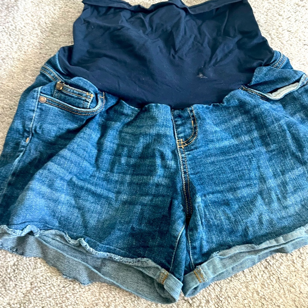 Plus size maternity shorts